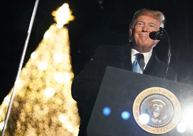 Trump accende albero di Natale alla Casa Bianca insieme a Melania 2