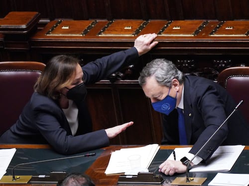 Il "doppio gioco" del governo sui migranti: così può saltare il banco