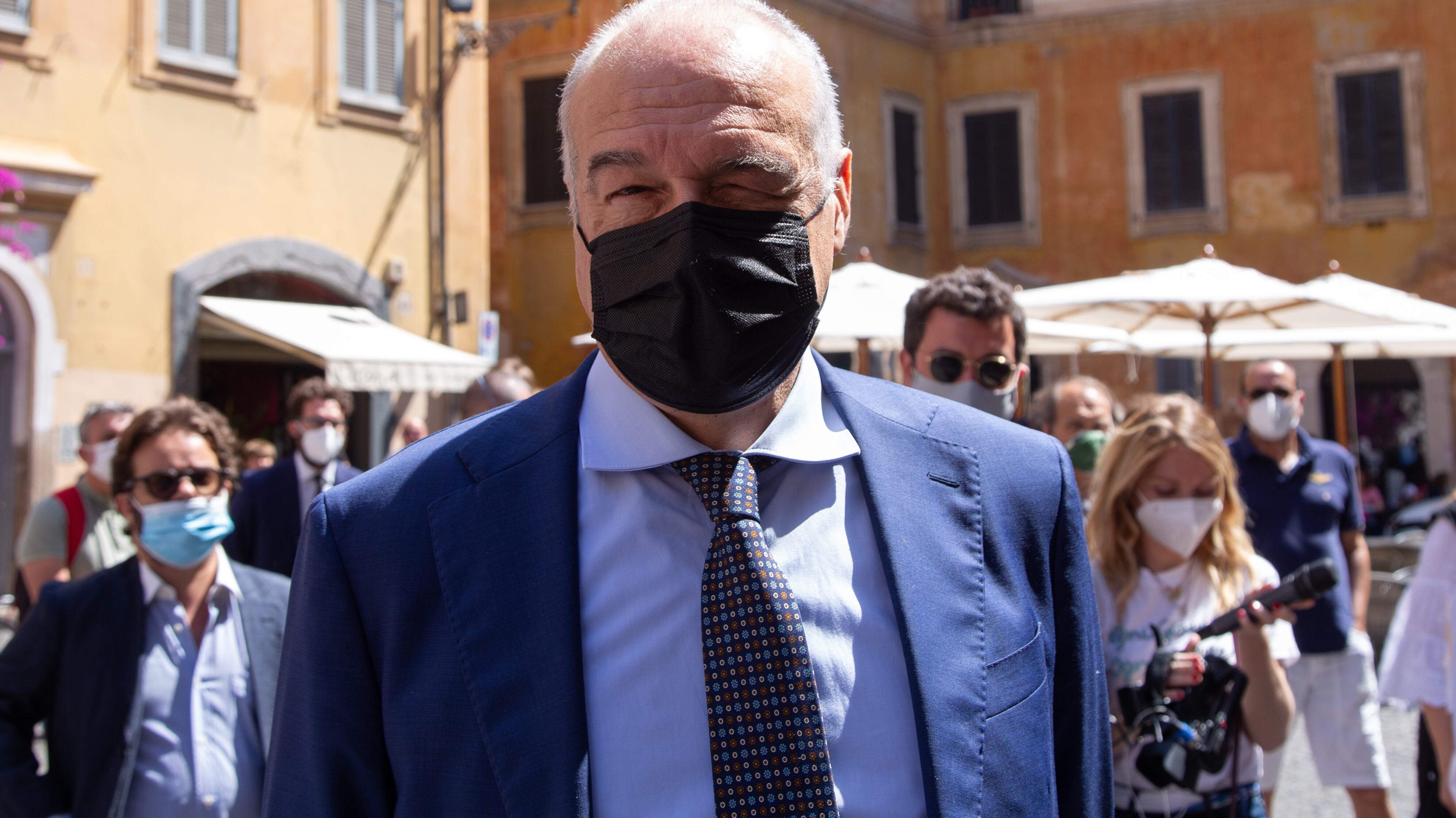 Michetti arruola anche Bertolaso. Ma scoppia il caso sulla Shoah