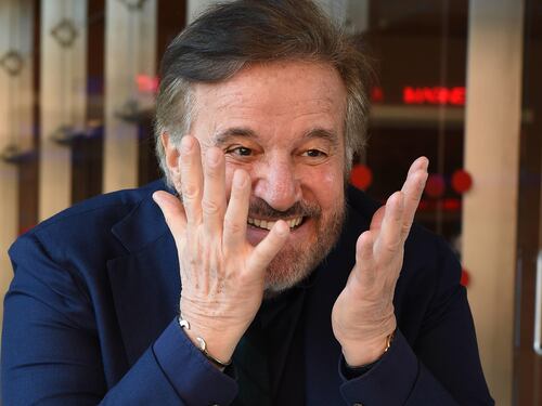 Christian De Sica furioso contro Vueling: "Non viaggiate con questa m..."