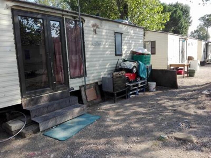 Camping River, il primo campo rom chiuso dalla Raggi 2