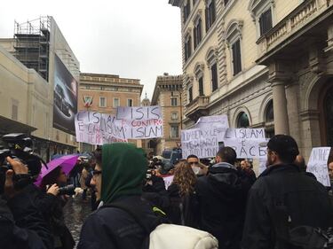 I musulmani scendono in piazza contro l'Isis 5