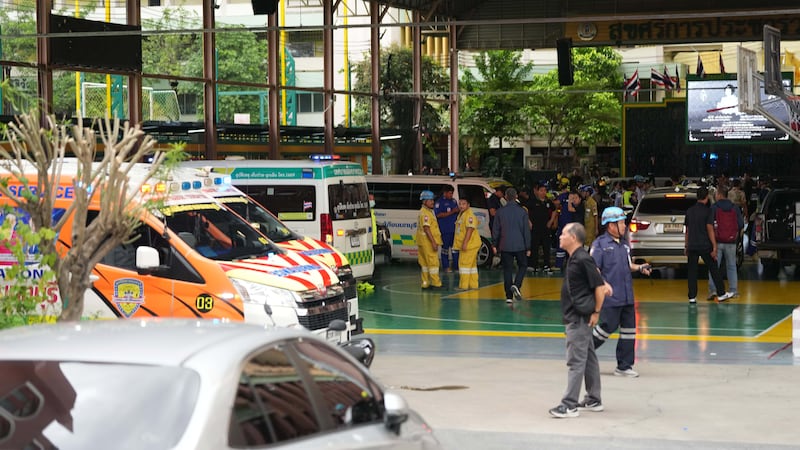 Thailandia, sparatoria in una scuola a nord di Bangkok: studente uccide un insegnante e si suicida. Sei morti e 15 feriti