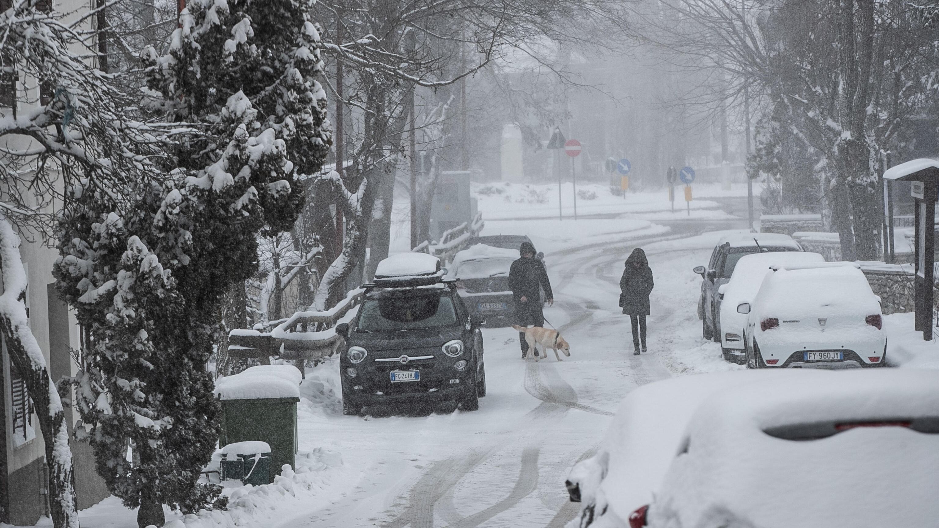 Maltempo invernale colpisce l'Italia: neve e gelo al Centro-Sud