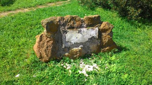 Danneggiata la stele di Pasolini: "Era un pedofilo" 5