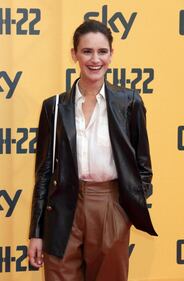 Sul red carpet della serie Catch22 10