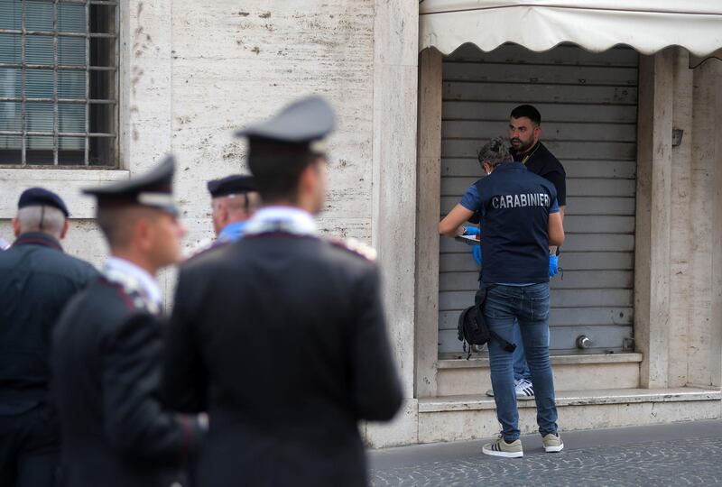 Albanese forza posto di blocco vicino al Vaticano 3