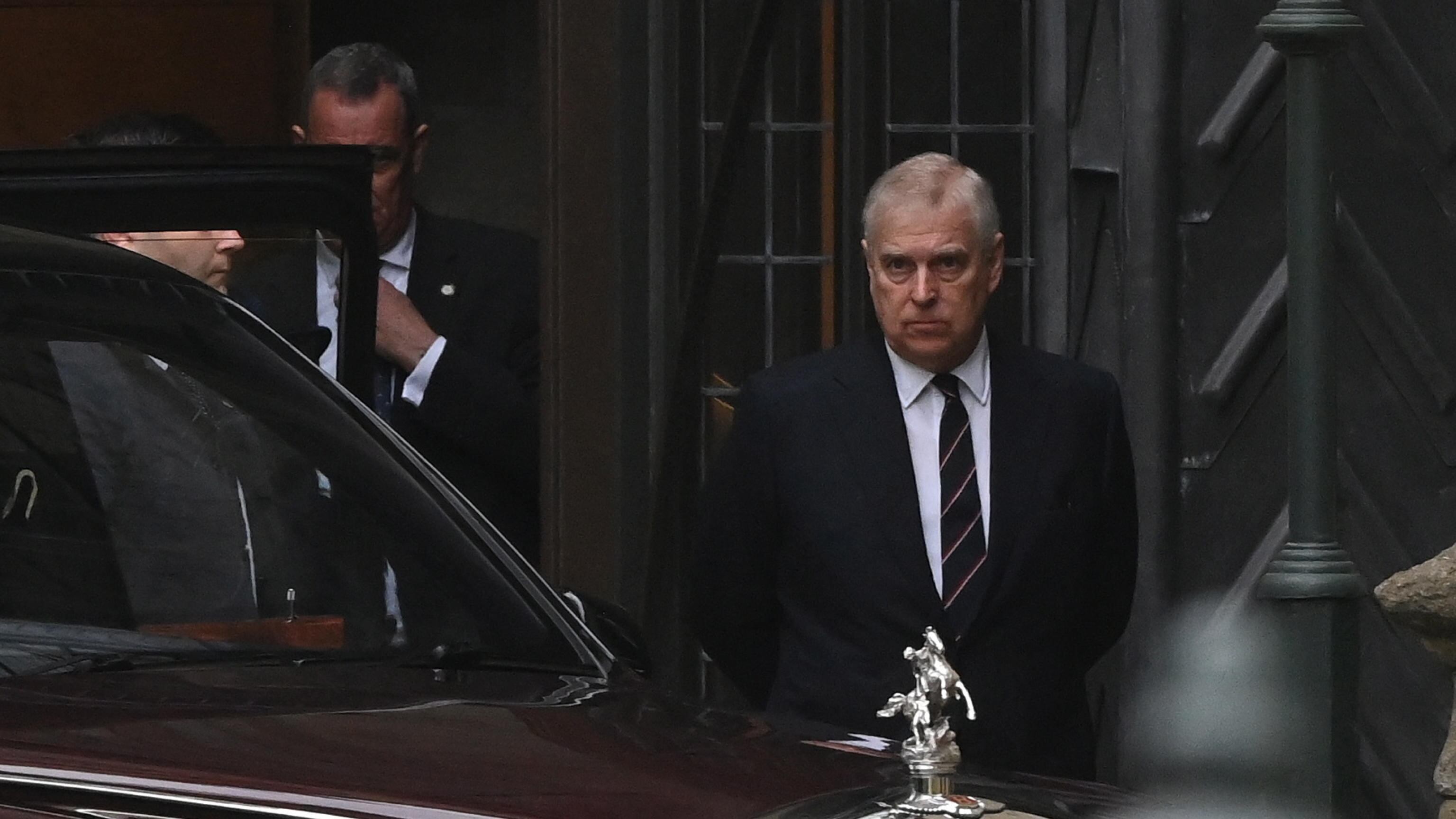"Andrea rivuole la sua vita". Ma Carlo e William lo fanno fuori
