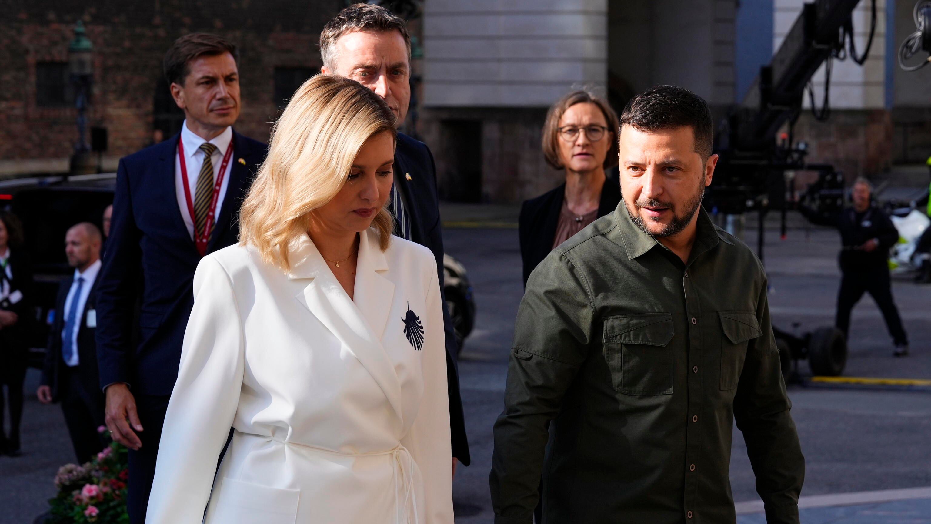 La diplomazia delle first lady: Olena Zelenska scrive a Melania Trump