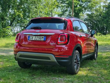 Fiat 500X Red Hybrid, guarda la gallery 8