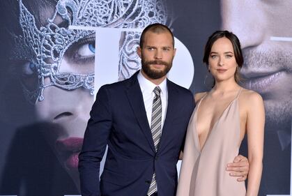 Dakota Johnson senza reggiseno per "50 Sfumature di Nero" 18