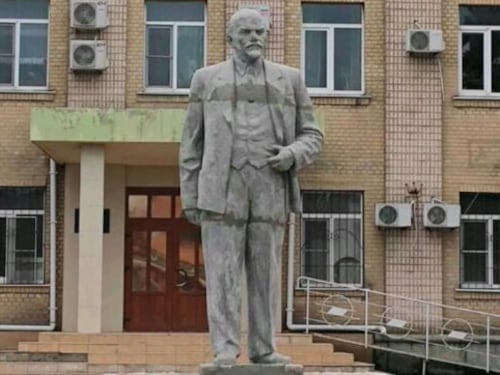 Il ritorno della statua di Lenin