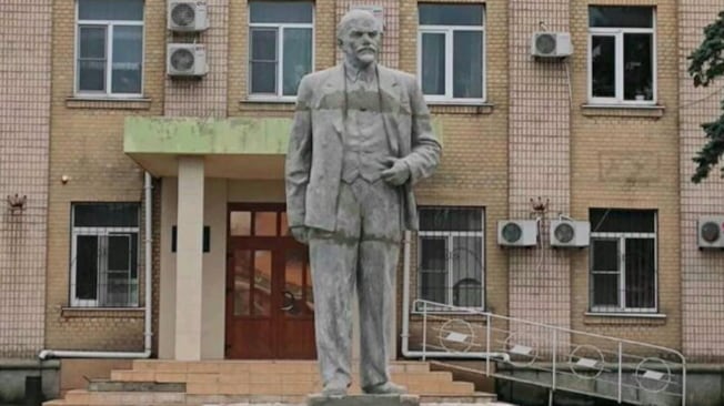 Il ritorno della statua di Lenin