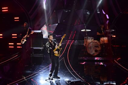 Sanremo 2024: ecco il look della finalissima del Festival dei The Kolors  4