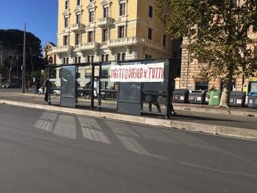 I migranti in corteo per chiedere più diritti 5