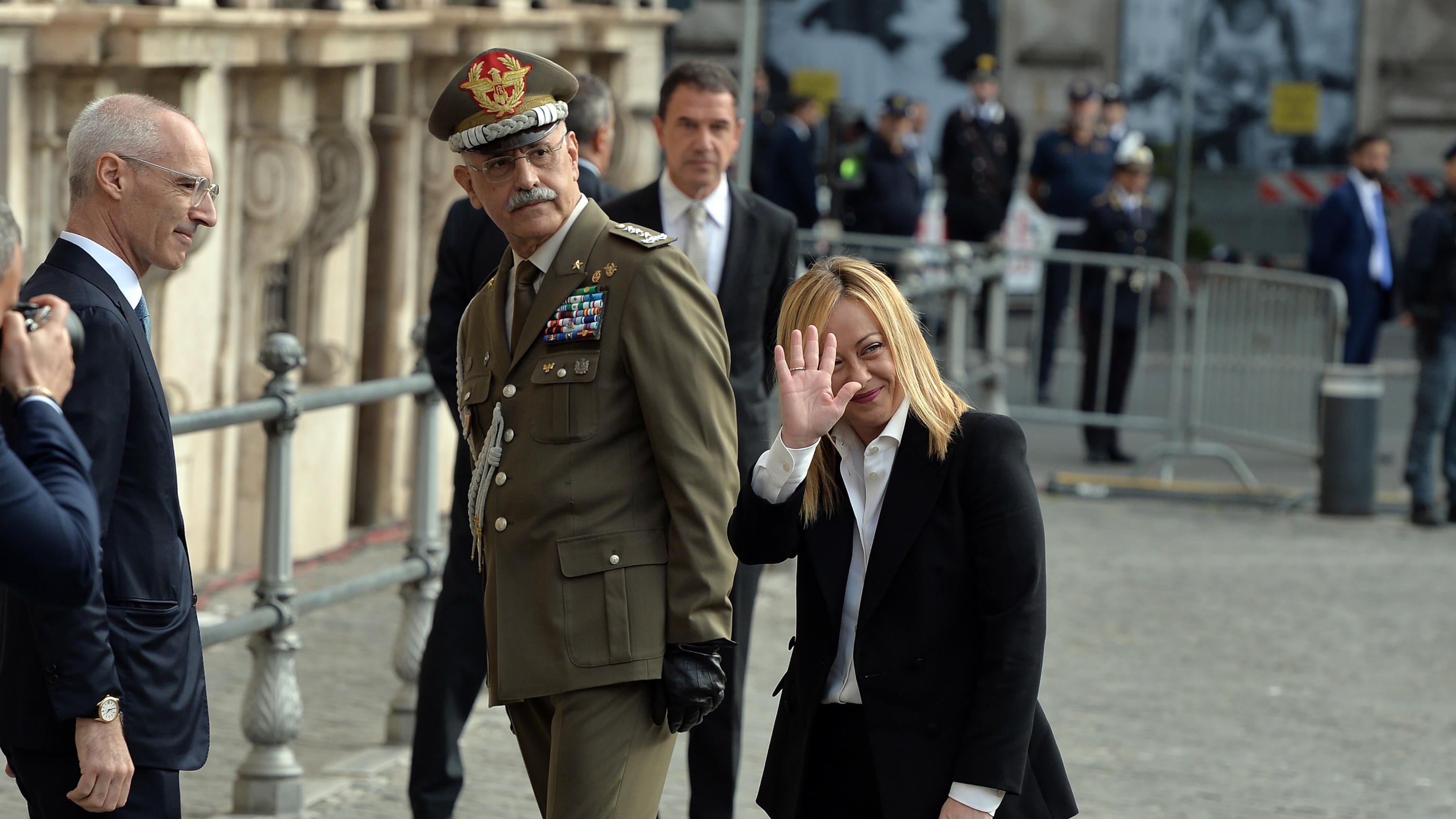 L'agenda Meloni nel solco di Draghi. Quella staffetta senza strappi su Ue, gas e Ucraina. Cingolani consigliere