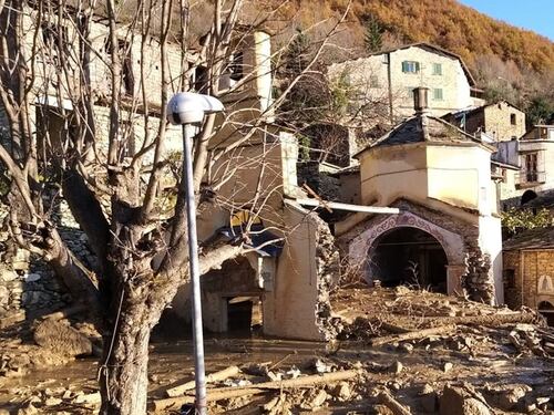 Frana travolge e devasta l'antico oratorio di Cenova nell'Imperiese