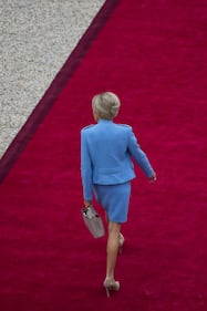 Brigitte Macron arriva all'Eliseo: ecco la nuova Prèmiere Dame 20