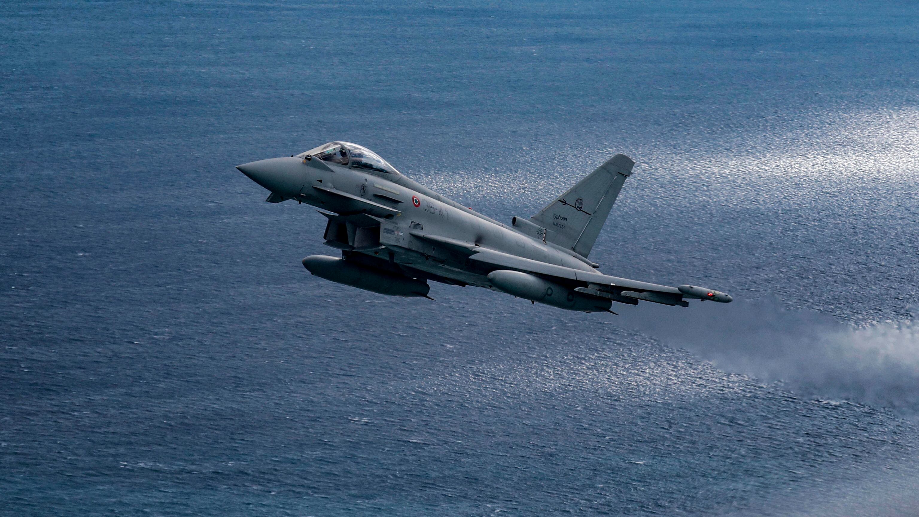 Tensione nei cieli del Baltico: caccia italiani intercettano la "Perla Nera" russa