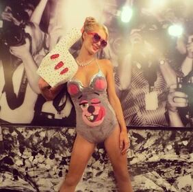 Paris Hilton nuda e bondage 4