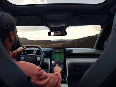 Le foto del nuovo Ford Explorer 2023 11