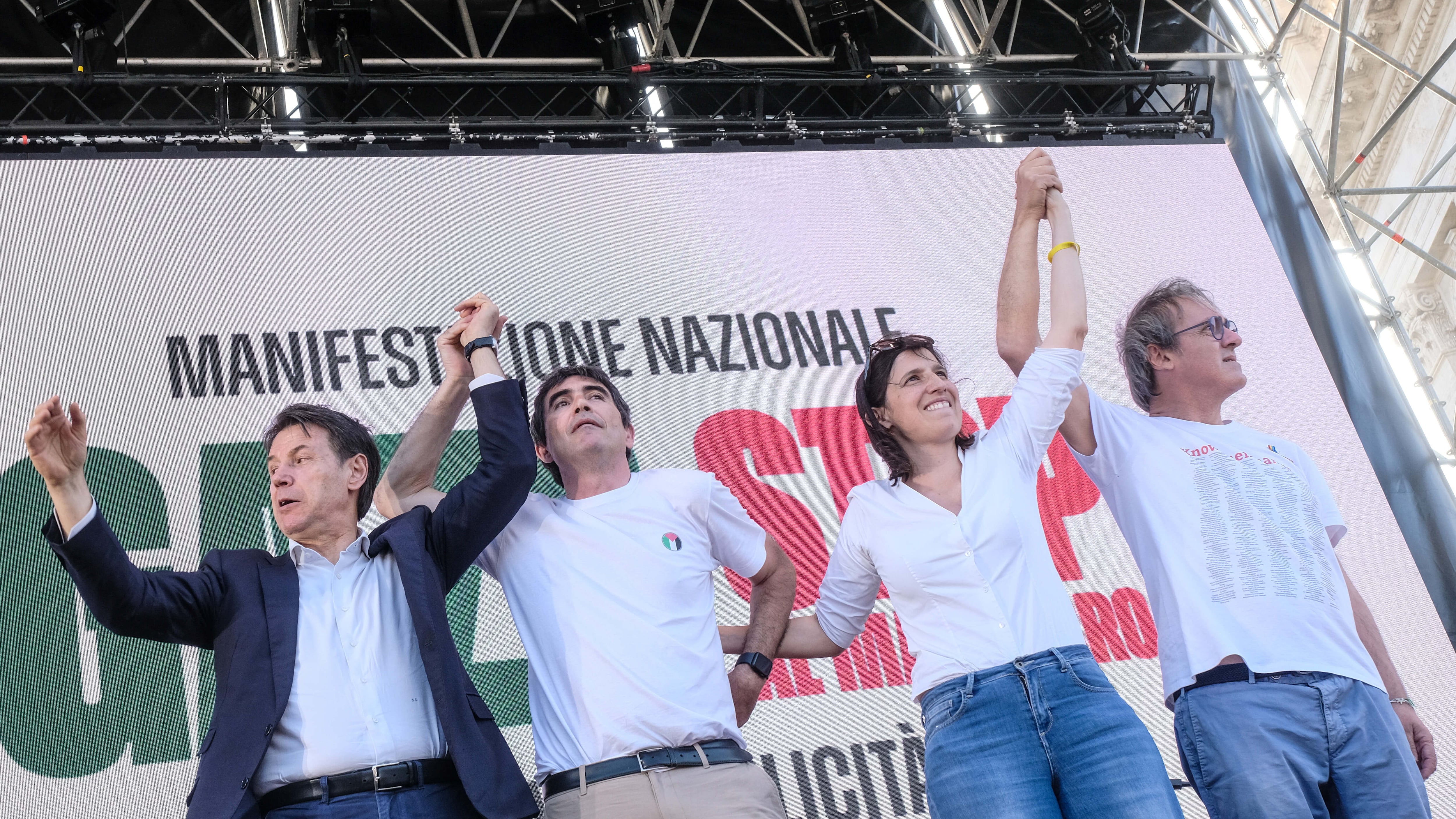 "Sei mesi", "A casa in primavera". Le profezie sbagliate della sinistra "gufa" su Meloni