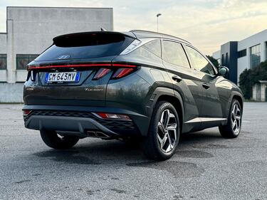 Hyundai Tucson PHEV: guarda la gallery del SUV ibrido plug-in con 265 CV 9