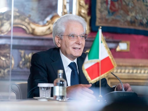 Mattarella cita Leone e allontana il bis