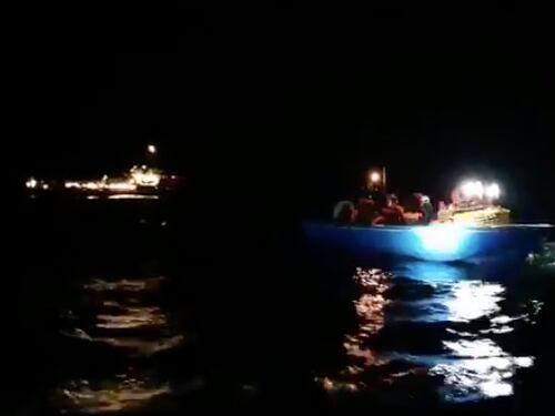 Ocean Viking di nuovo in mare e carica a bordo altri migranti