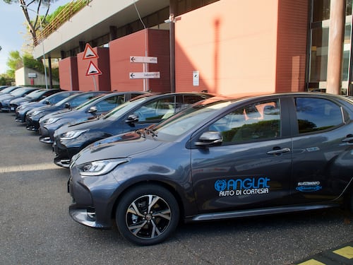 ANGLAT presenta il servizio nazionale di auto adattate di cortesia