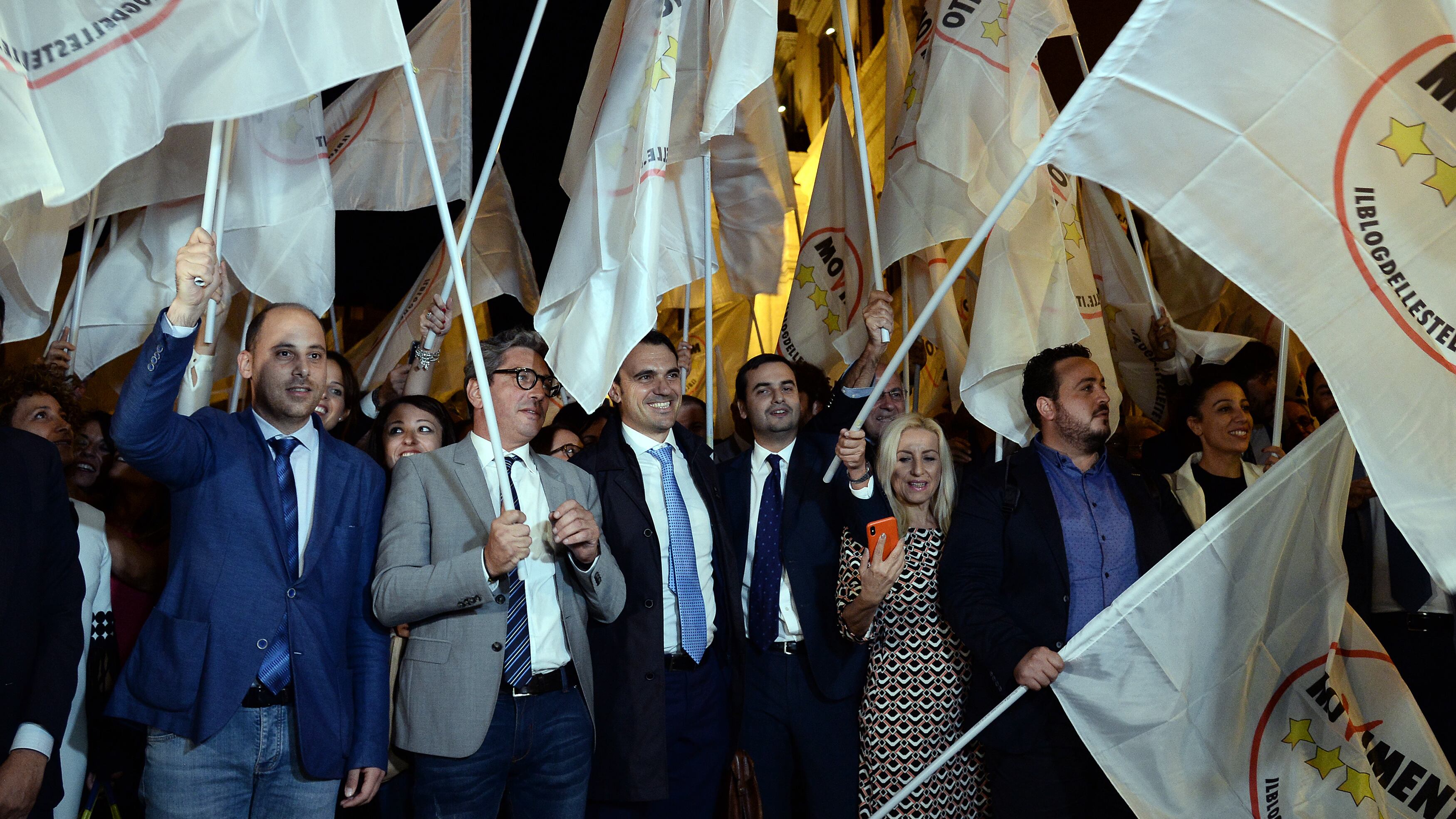 L'amaro decennale dei grillini tra morosi, fronde e veleni