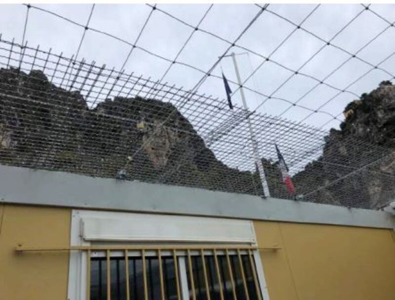 I rapporti e le foto sui container francesi per i migranti 1