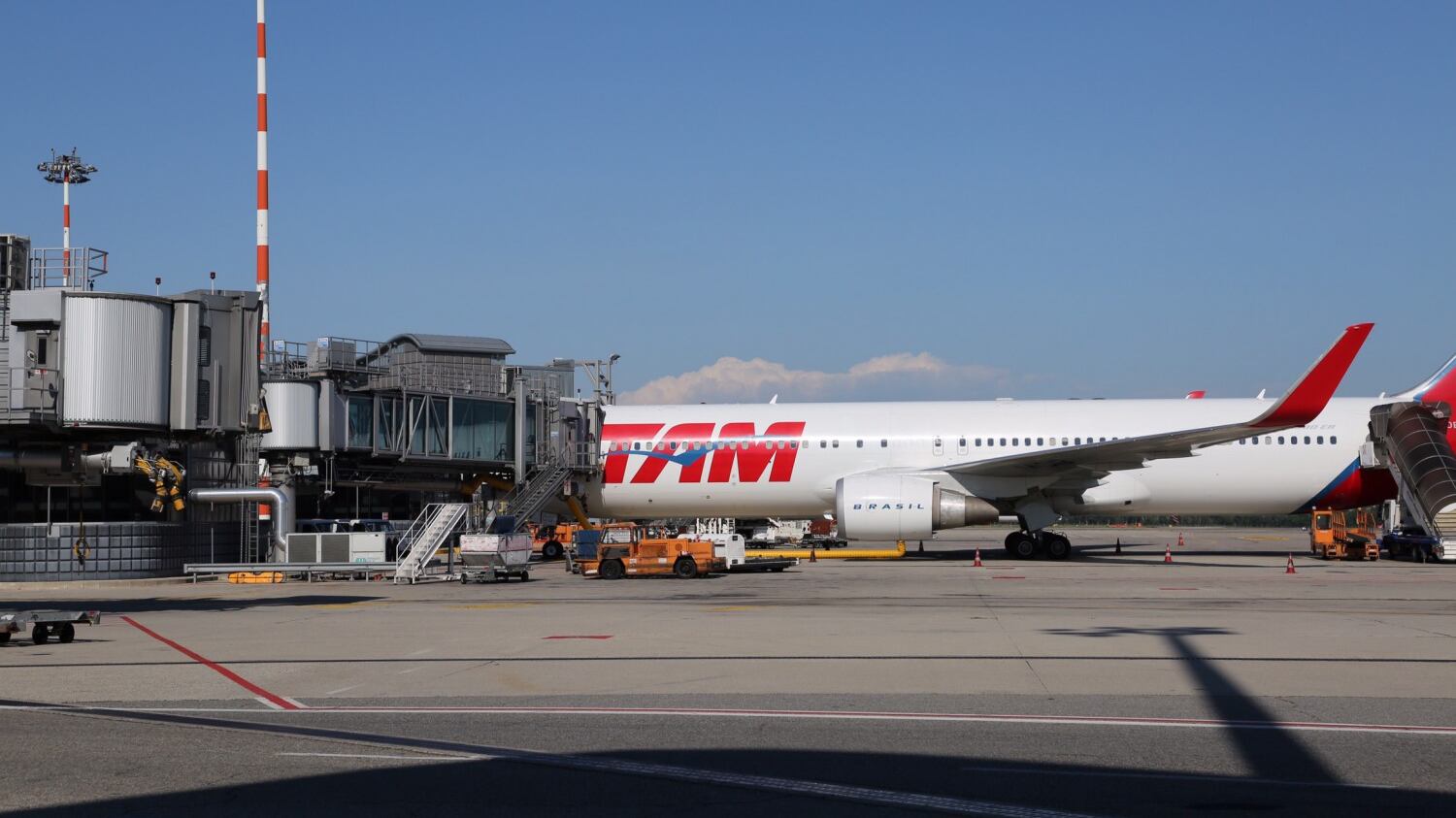 Assaeroporti: "Traffico aereo crollato, servono misure immediate per la ripartenza"