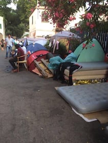 I migranti del Baobab e il degrado di via Cupa 16
