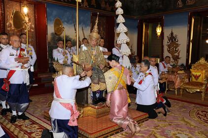 La Thailandian celebra l'incoronazione del re 8