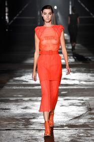 Le modelle sfilano alla Mercedes-Benz Fashion Week 4