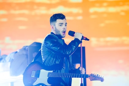 Lorenzo Fragola e la nuova fidanzata Chahrazed Trabelsi 11