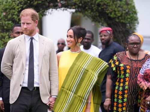 “Non vogliamo nudità”. La First Lady nigeriana ha criticato Meghan?