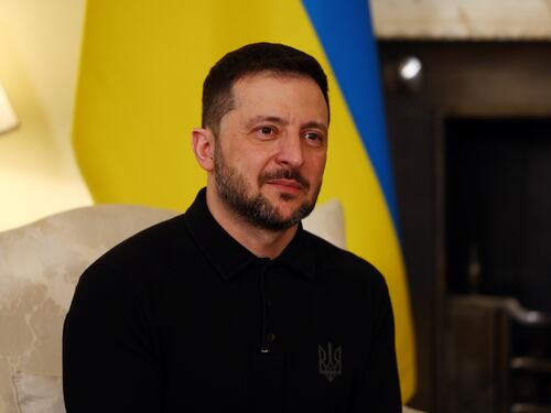 Kiev-Washington. "Nuovi colloqui". Minerali per armi: Donald alza il tiro