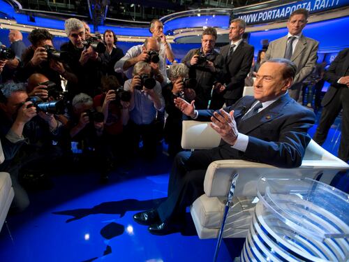 Silvio Berlusconi ad Agorà: "Renzi? Non è comunista ma in mano loro"