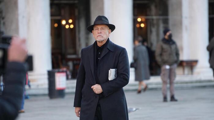 "Il green pass è scaduto". E l'hotel di Venezia respinge John Malkovich