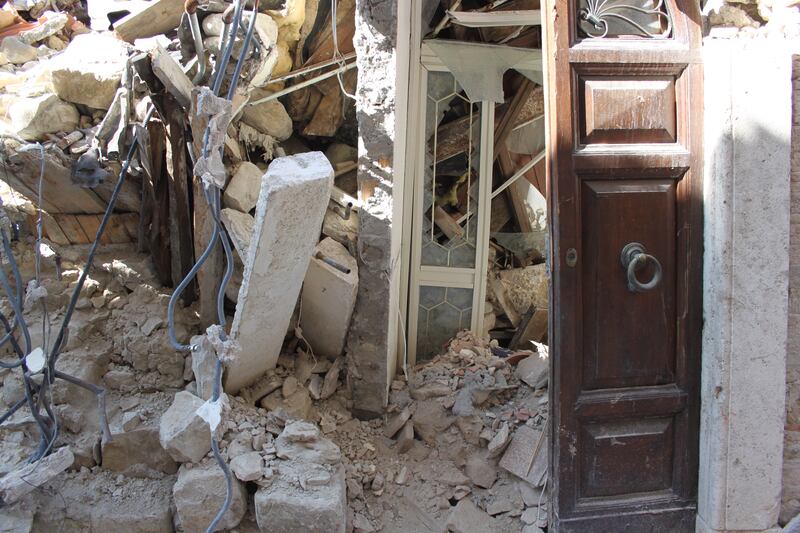 Amatrice, viaggio nella città sommersa dalle macerie ad un anno dal sisma 10