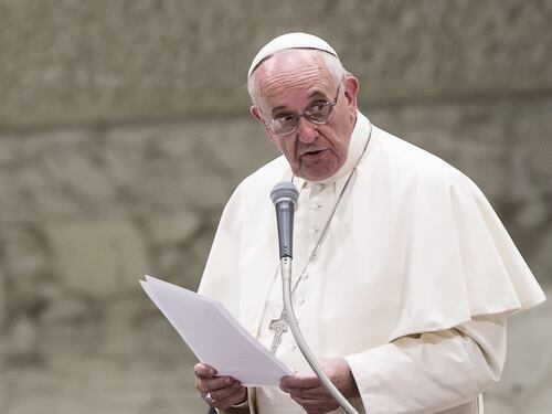 Papa Francesco: "Ogni parrocchia ospiti una famiglia di profughi"