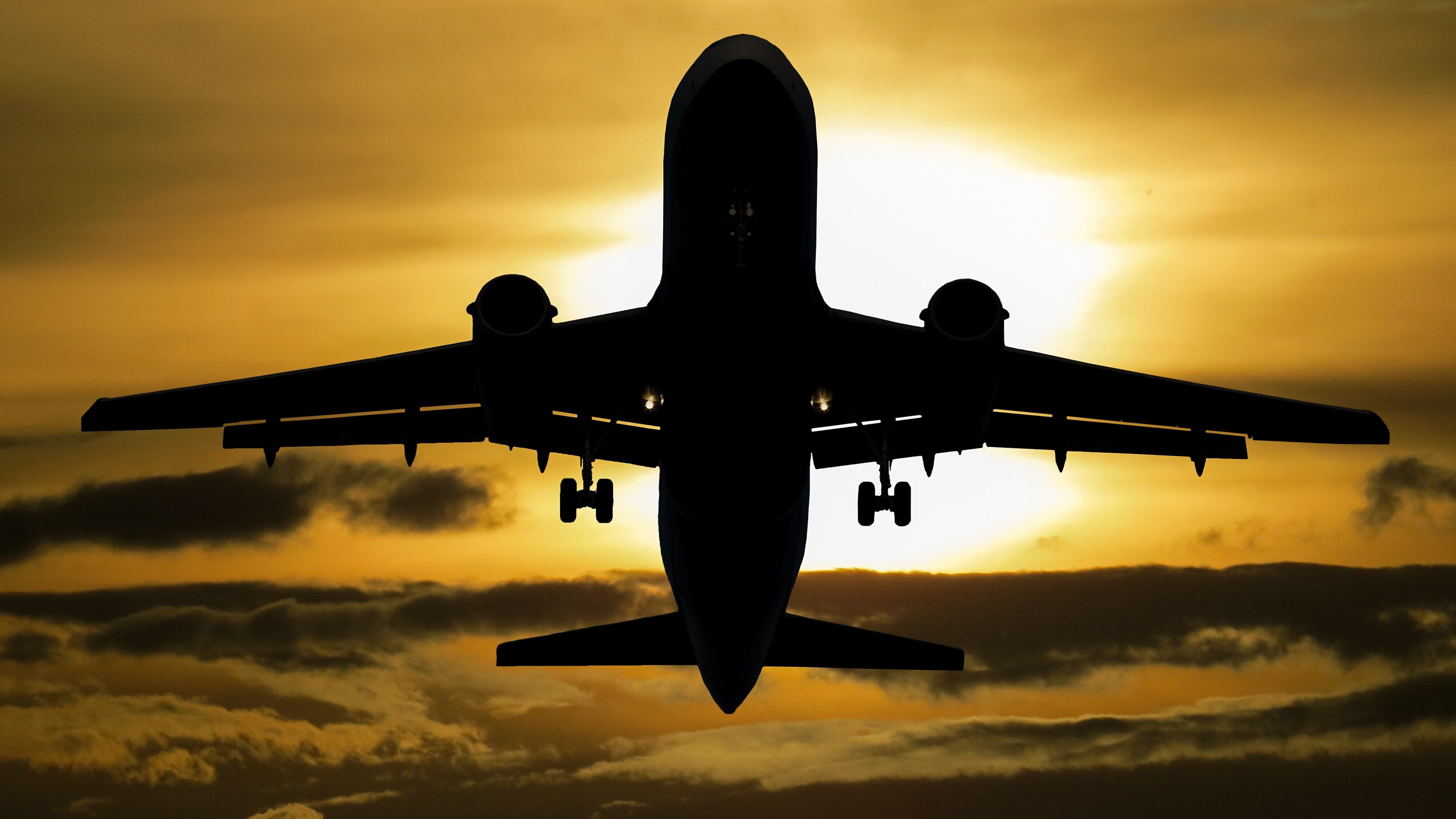 Filippine, aereo militare si schianta: 45 le vittime