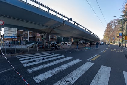   Milano, tir travolge mamma a passeggio con i suoi bambini. Le immagini dell'incidente 8