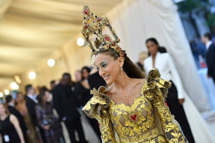 Met Gala 18: Sarah Jessica Parker, solo trucco sul viso? 7