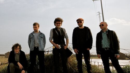 La «Cucina povera» dei ManzOni con 4 chitarre e una voce d'antan