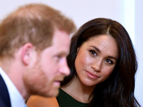 "Non rispettano le regole anti-Covid". Meghan e Harry finiscono nella bufera