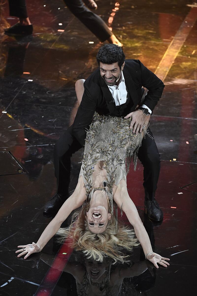 Michelle Hunziker sexy tra Ariston e vita privata 1