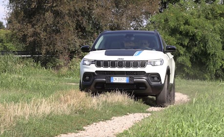 Jeep Compass 4XE, guarda tutte le foto della nostra prova 25